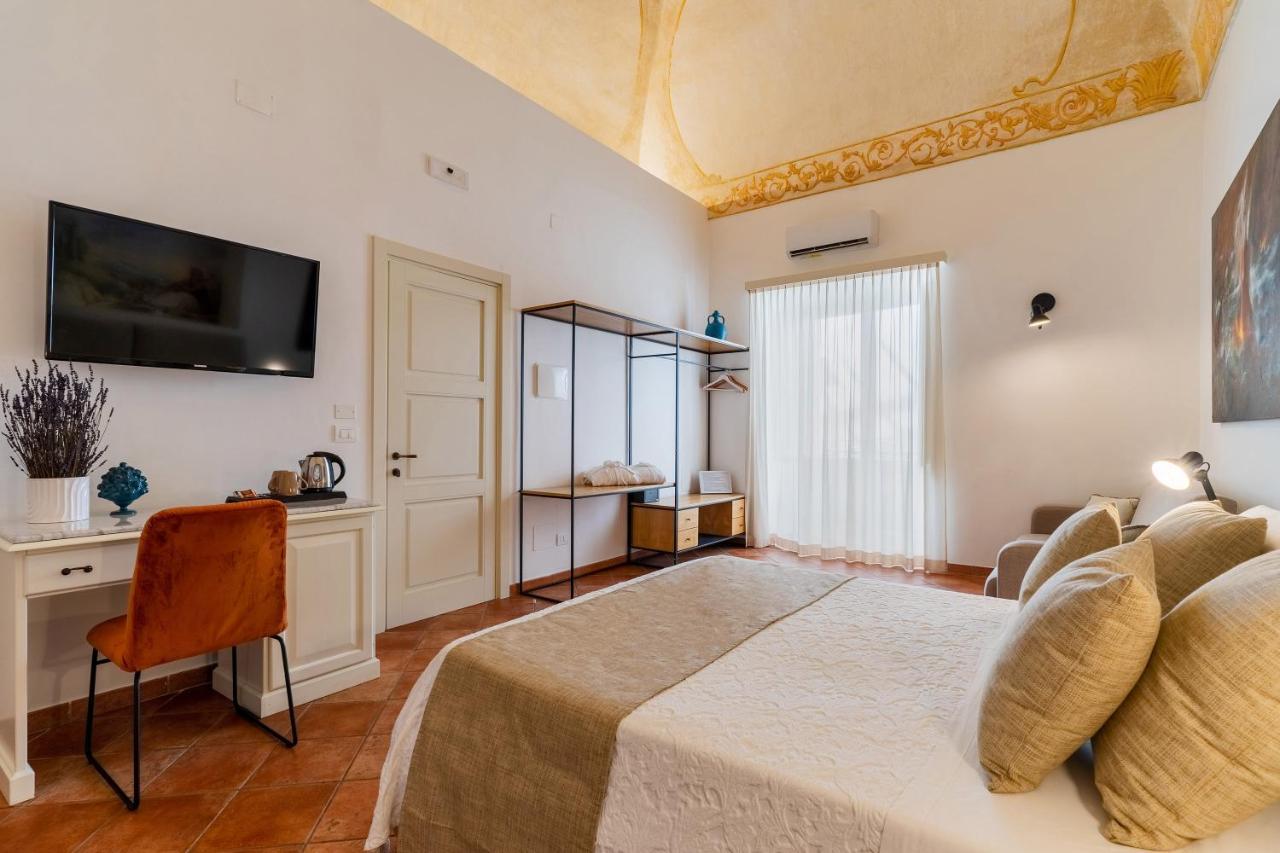 Corte Patitari - By Patitari Suites 加利波利 外观 照片